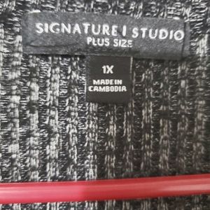SIGNATURE STUDIO PLUS SIZE SWOOP NECK PULL OVER SWEATER SIZE 1X